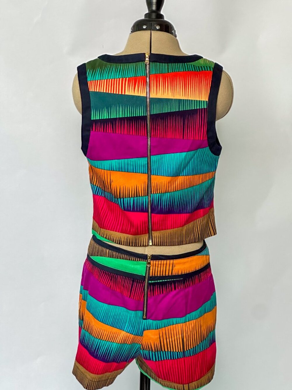 Trina Turk Women’s Sleeveless Top & Short Set NWT - Picture 5 of 12